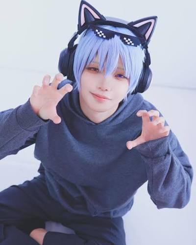 4年越しのリベンジマッチ🕶 「アイコンと中身違いすぎるからガチコスプレして同一人物になろう」 という企画が4年ぶりにリメイクされました🪞🪄︎︎ コスプレイヤーの桃川きららさんに協力していただきついに”えるにーにょ”になることが出来ました🥹 きららさんのコスプレ ...